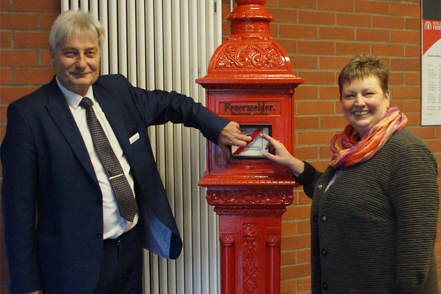 Staatssekretärin Sabine Smentek und Leiter der Zentralen Serviceeinheit IT Bernhard Harz