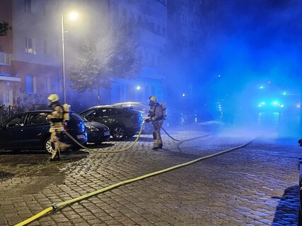 Feuerwehr bei Brandbekämpfung