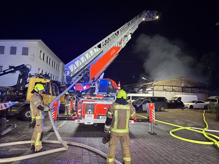 DLK bei der Brandbekämpfung