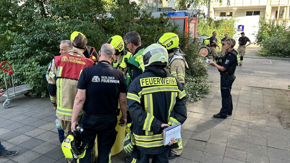 Einsatzkräfte und Betreiber stimmen sich ab.