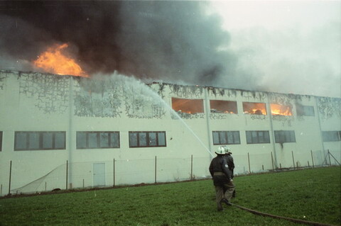 Brandbekämpfung Lagerhalle