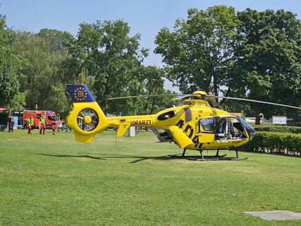 Rettungshubschrauber an der Einsatzstelle