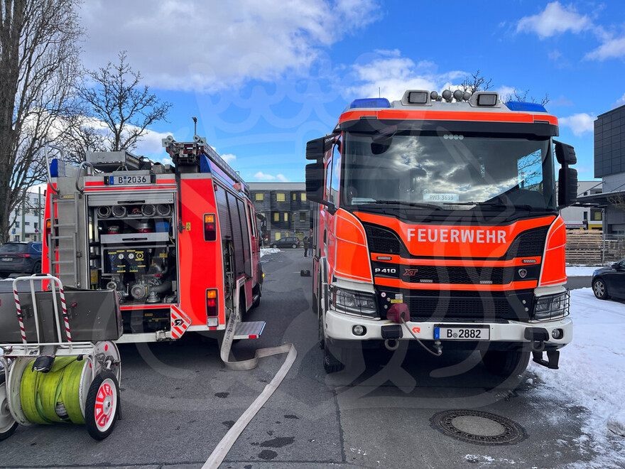 Der Technische Dienst war unter anderem mit dem Rüstwagen (rechts im Bild) vor Ort. 