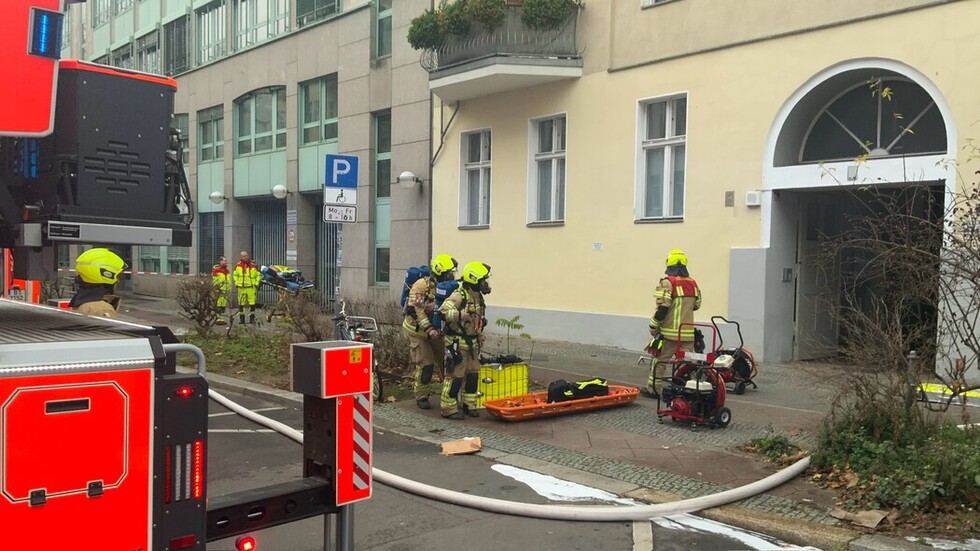 Sicherheitstrupp und Rettungsdiensttrupp in Bereitstellung