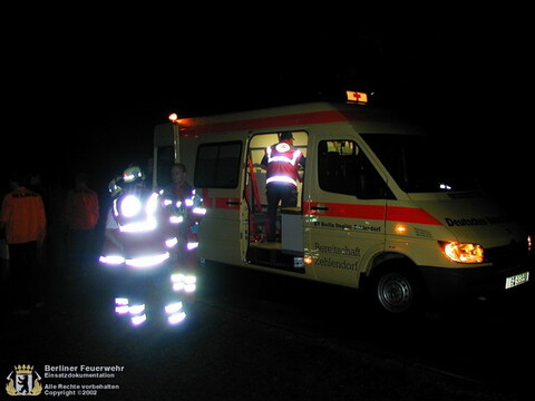 Rettungswagen, Einsatzkräfte