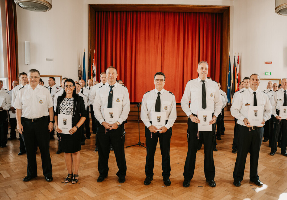 Gruppenbild der Ernannten und Beförderten