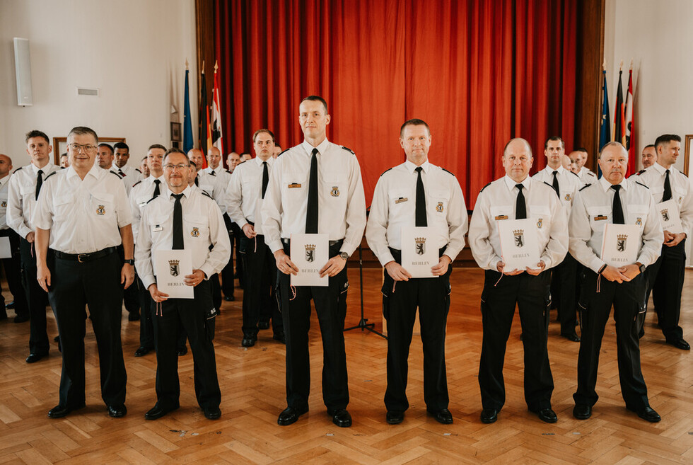 Gruppenbild der Ernannten und Beförderten