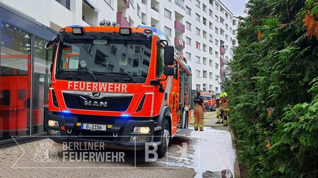 LHF von der Feuerwache Tegel an der Einsatzstelle.