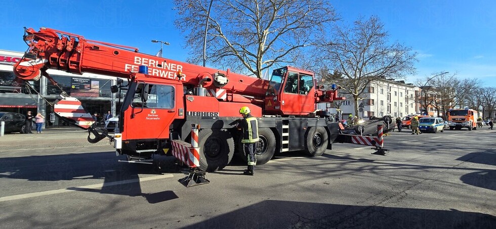 Kranwagen an der Einsatzstelle