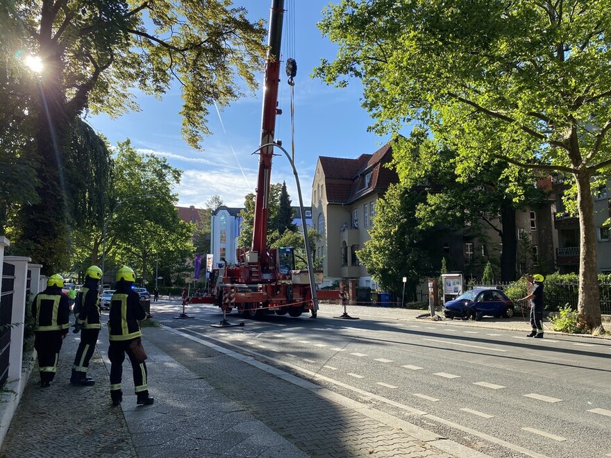 Laterne wird zum Gehweg bewegt